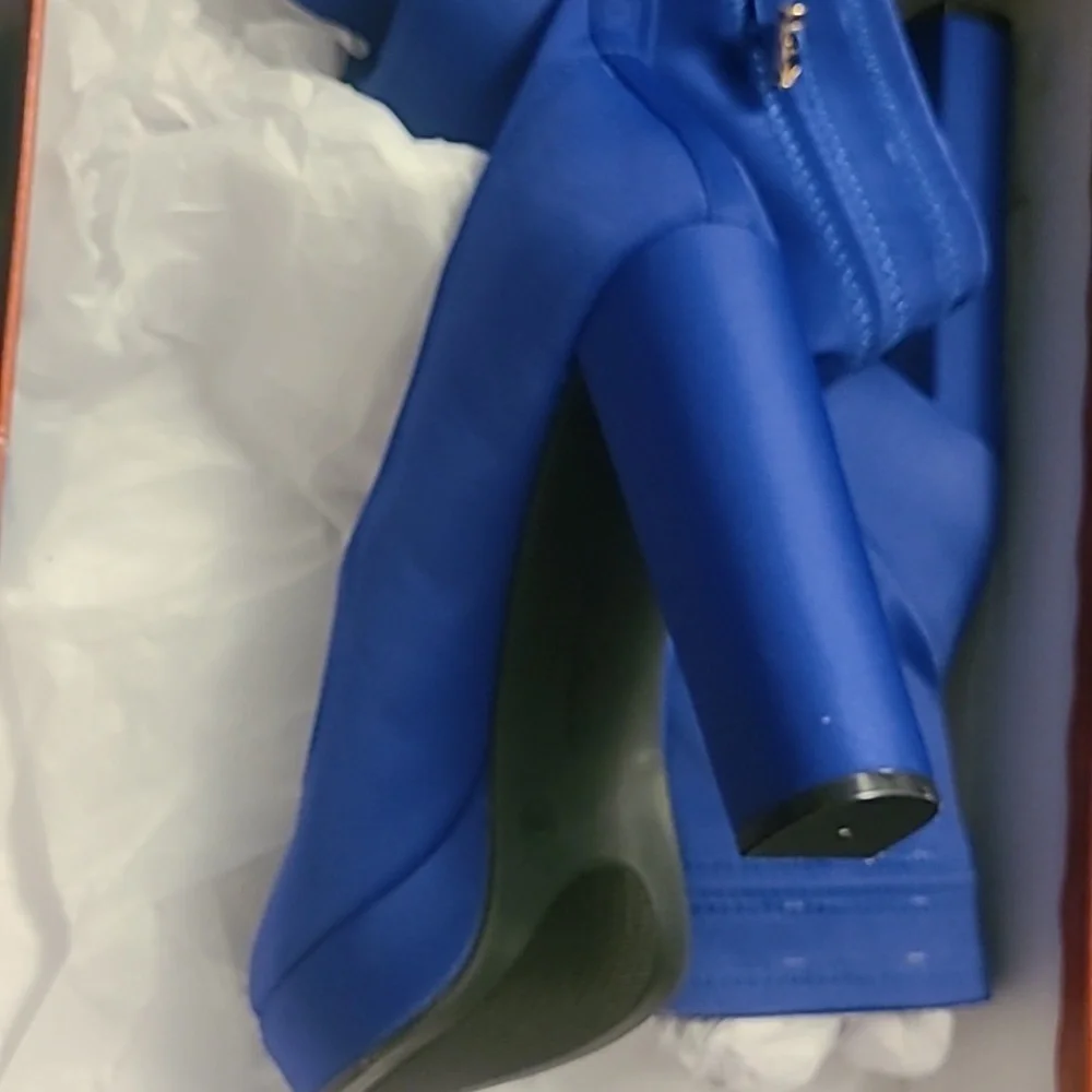 11w Hot Tomatoe 5-inch shoes. Never worn! - Picture 2 of 3